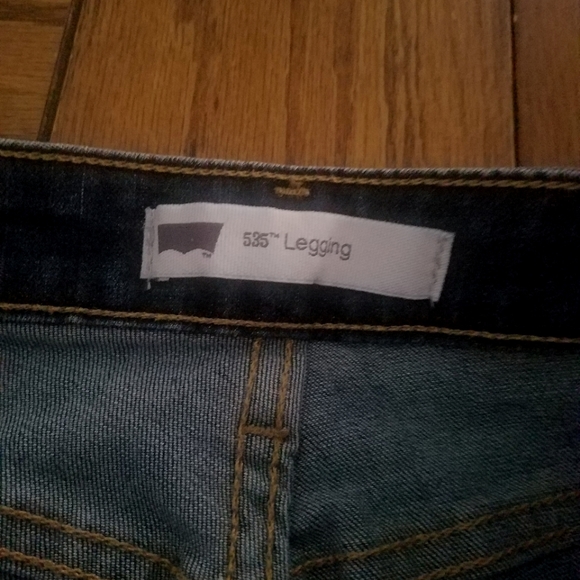 Ladies Levi's 535 Legging Denim Jeans  Dark finish Sz 7M - Picture 5 of 6